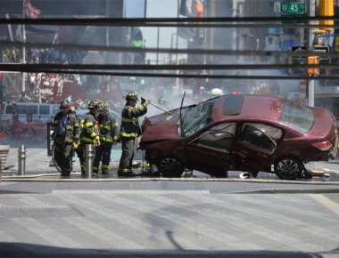 Ν. Υόρκη: Το τρομακτικό ντοκουμέντο του φονικού αμαξιού (φωτό, βίντεο)
